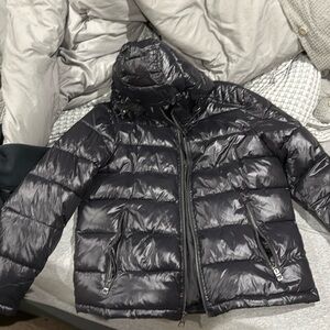Guess men’s puffer(Size Large)
